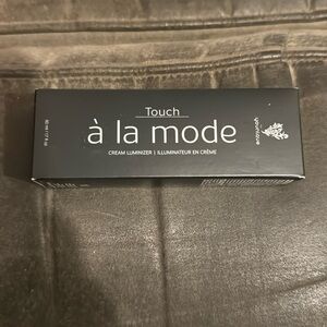 Touch à la mode CREAM LUMINIZER - BENEVOLENT